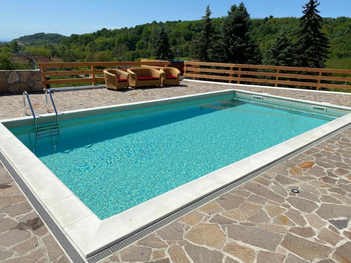 Le Ranch Apartment Cernik  Luaran gambar